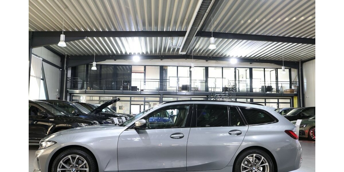 BMW 318d Touring ADVANTAGE CURVED+NAVI, LEDER, LED 67.000 km 27.777 &euro; Hamm 59077