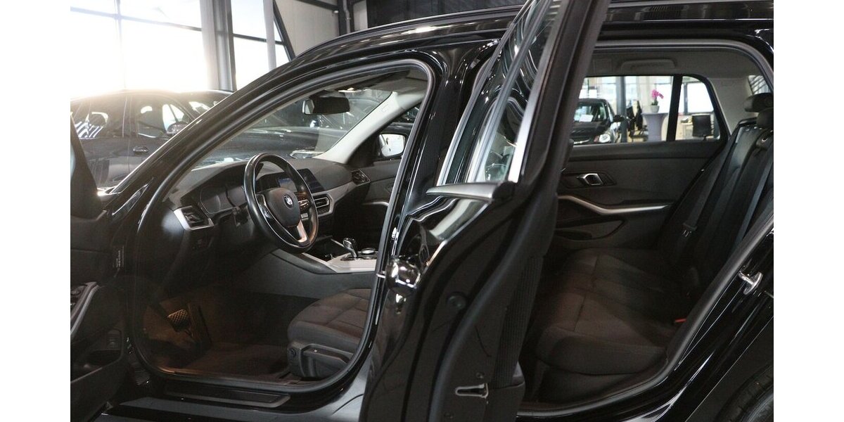 BMW 330d Touring ADVANTAGE / LED / LIVE+NAVI+ 149.000 km 20.555 &euro; Hamm 59077