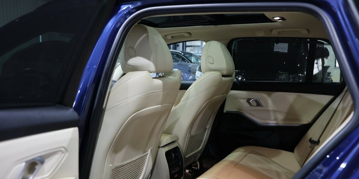 BMW 320d Touring SPORT BLUE & BEIGE / PANORAMA, LED 115.000 km 24.993 &euro; Hamm 59077