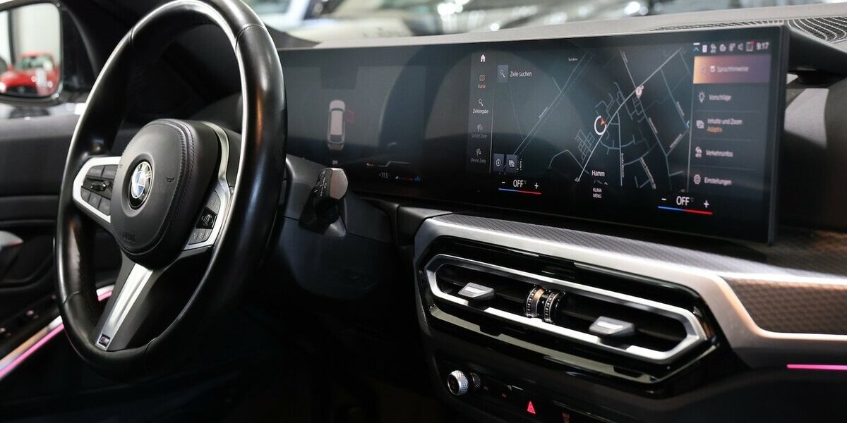 BMW 320d Touring M-SPORTPAKET SHADOW / CURVED 100.000 km 32.555 &euro; Hamm 59077
