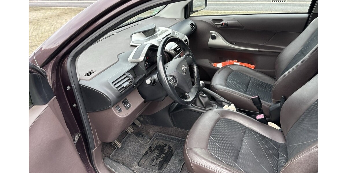Toyota I Q 143.300 km 3.200 &euro; Holzwickede 59439