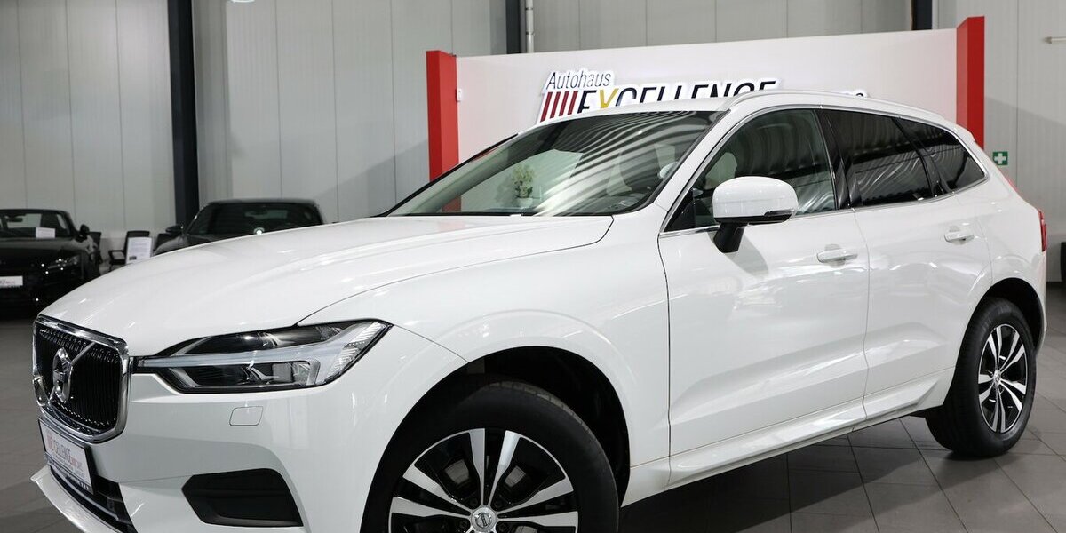 Volvo XC60 D4 MOMENTUM PRO / PANORAMA, MATRIX-LED 130.000 km 26.991 &euro; Hamm 59077