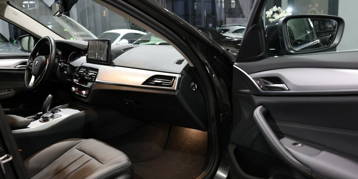 BMW 520d Touring xDrive BUSINESS EL.VOLL-LEDER, LED 14.000 km 38.995 &euro; Hamm 59077