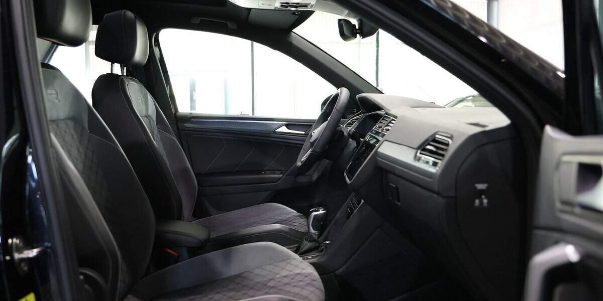 VW Tiguan 2.0 TDI DSG R-LINE 4M ALL-BLACK PANORAMA 173.000 km 26.555 &euro; Hamm 59077