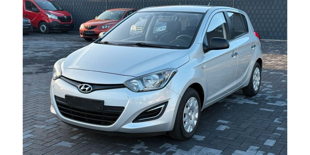 Hyundai i20 61.759 km 6.150 &euro; Dortmund 44149