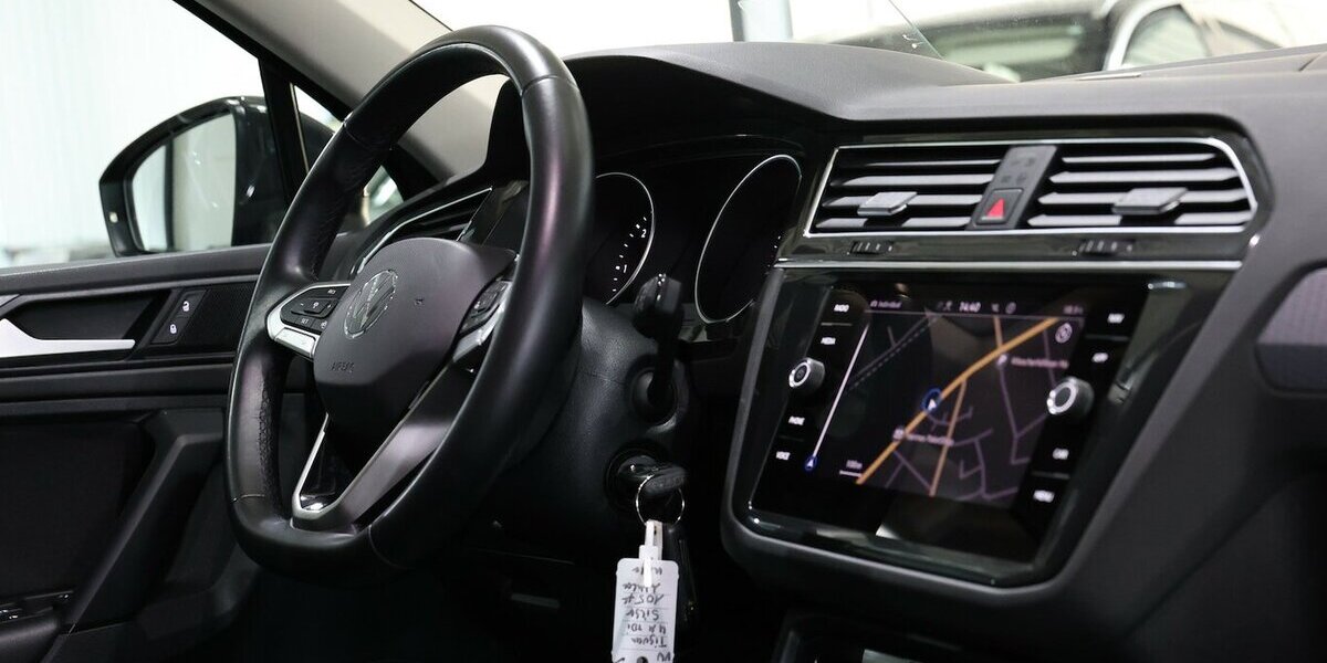 VW Tiguan 2.0 TDI DSG 4M IQ LIFE LED, HEAD-UP, NAVI 105.000 km 23.888 &euro; Hamm 59077