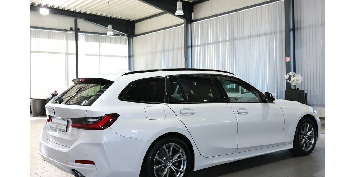 BMW 318d Touring SPORT WHITE & BROWN / CURVED+HUD 114.000 km 25.777 &euro; Hamm 59077
