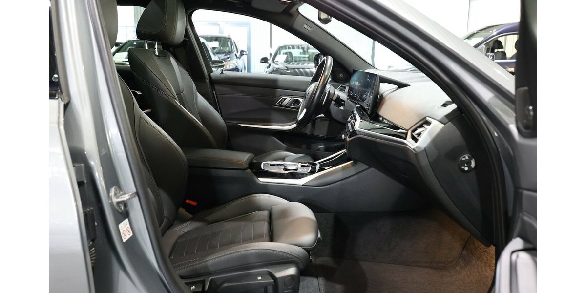 BMW 318d Touring SPORT / PANORAMA,LEDER,CURVED+HUD 53.000 km 28.993 &euro; Hamm 59077