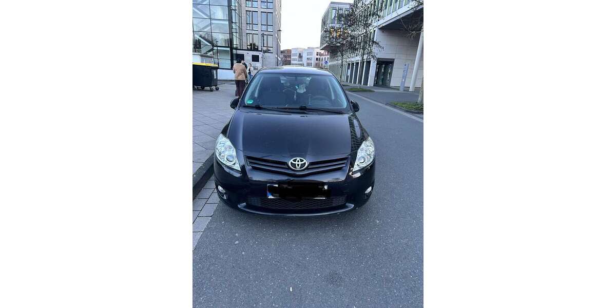 Toyota Auris 114.500 km 8.750 &euro; Dortmund 44143
