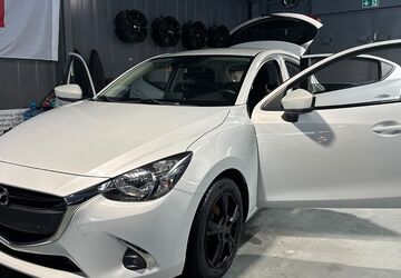 Mazda 2 44.500 km 12.490 &euro; Dortmund 44263