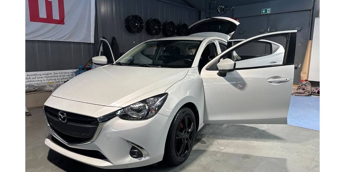 Mazda 2 44.500 km 12.490 &euro; Dortmund 44263