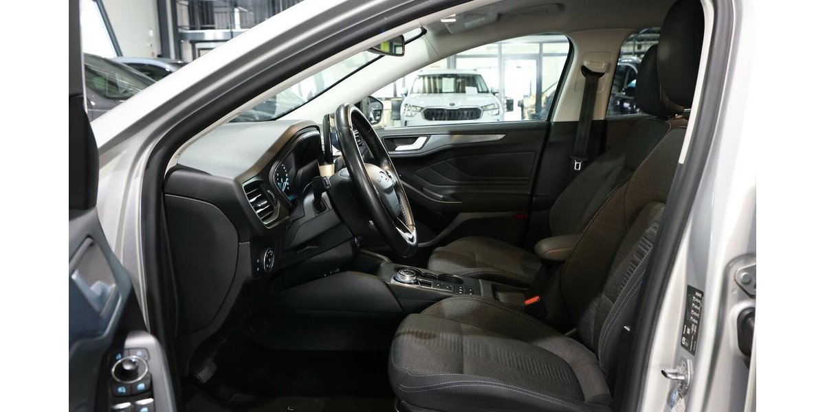 Ford Focus TUNIER 1.5 EB ACTIVE CROSS OVER / LED / 117.000 km 14.444 &euro; Hamm 59077