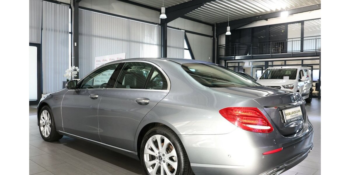 Mercedes-Benz E 220 d 4M LUXURY / WIDESCREEN+HEAD-UP / LED 150.000 km 25.991 &euro; Hamm 59077