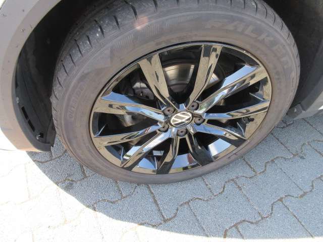 VW T-Roc Cabrio R-Line 1.5 TSI DSG NAVI KAMERA BEATS 52.470 km 28.788 &euro; Bergkamen 59192