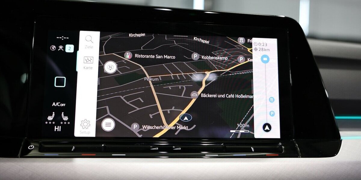 VW Golf VIII 2.0 TDI DSG LIFE IQ / NAVI+KAMERA, LED 53.000 km 21.111 &euro; Hamm 59077