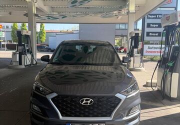 Hyundai TUCSON 186.000 km 12.750 &euro; Kamen 59174