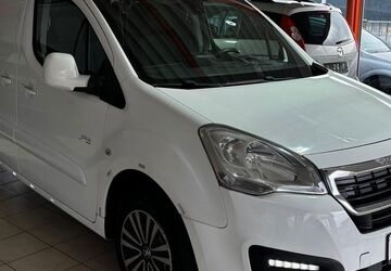Peugeot Partner 210.000 km 5.799 &euro; Dortmund 44147