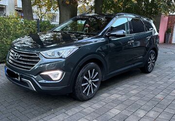 Hyundai Grand Santa Fe 212.000 km 12.490 &euro; Selm 59379