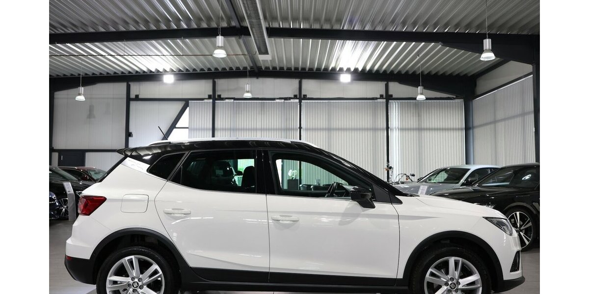 Seat Arona 1.5 TSI XCELLENCE FR-SPORT / WHITE & BLACK 90.000 km 14.555 &euro; Hamm 59077