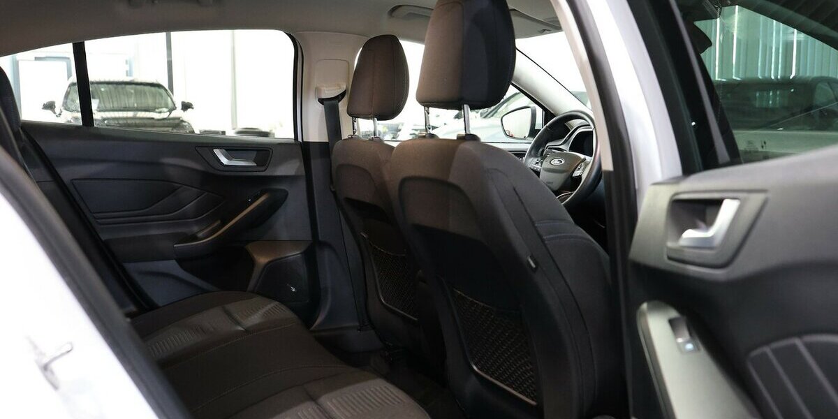 Ford Focus LIMOUSINE 1.5 EcoBlue ACTIVE WHITE / LED 83.000 km 14.991 &euro; Hamm 59077