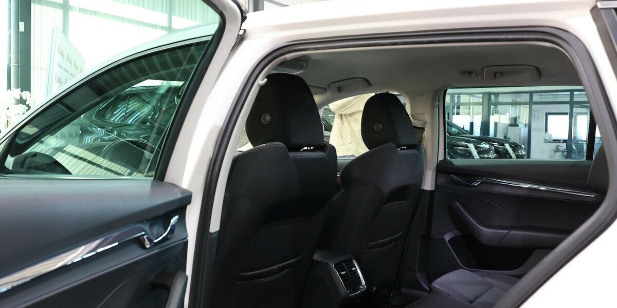 Skoda Octavia Combi 2.0 TDI FIRST-EDITION WHITE / LED 152.000 km 15.991 &euro; Hamm 59077