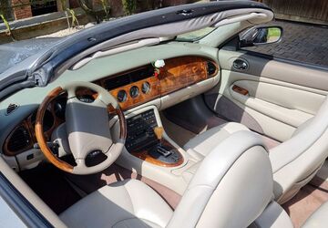 Jaguar XK8 166.000 km 18.950 &euro; Selm 59379