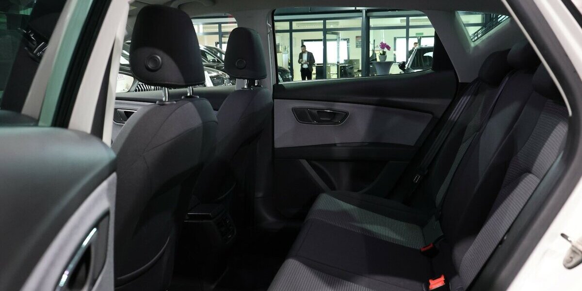 Seat Leon 1.5 TSI STYLE WHITE & BLACK / LED, PANORAMA 89.000 km 15.777 &euro; Hamm 59077