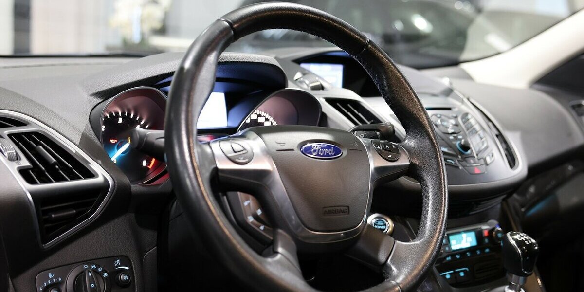 Ford Kuga 2.0 TDCI 4x4 TITANIUM / LEDER / NAVI+ 90.000 km 12.777 &euro; Hamm 59077