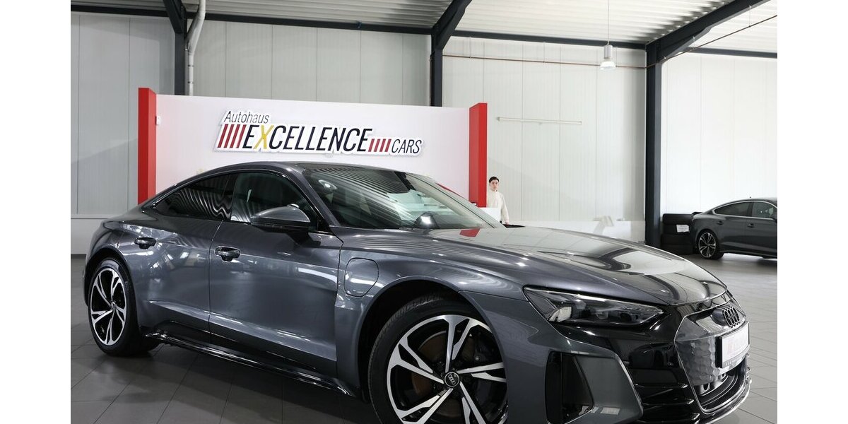 Audi e-tron GT QUATTRO / DAYTONA + BLACK / PANORAMA / 29.000 km 48.333 &euro; Hamm 59077