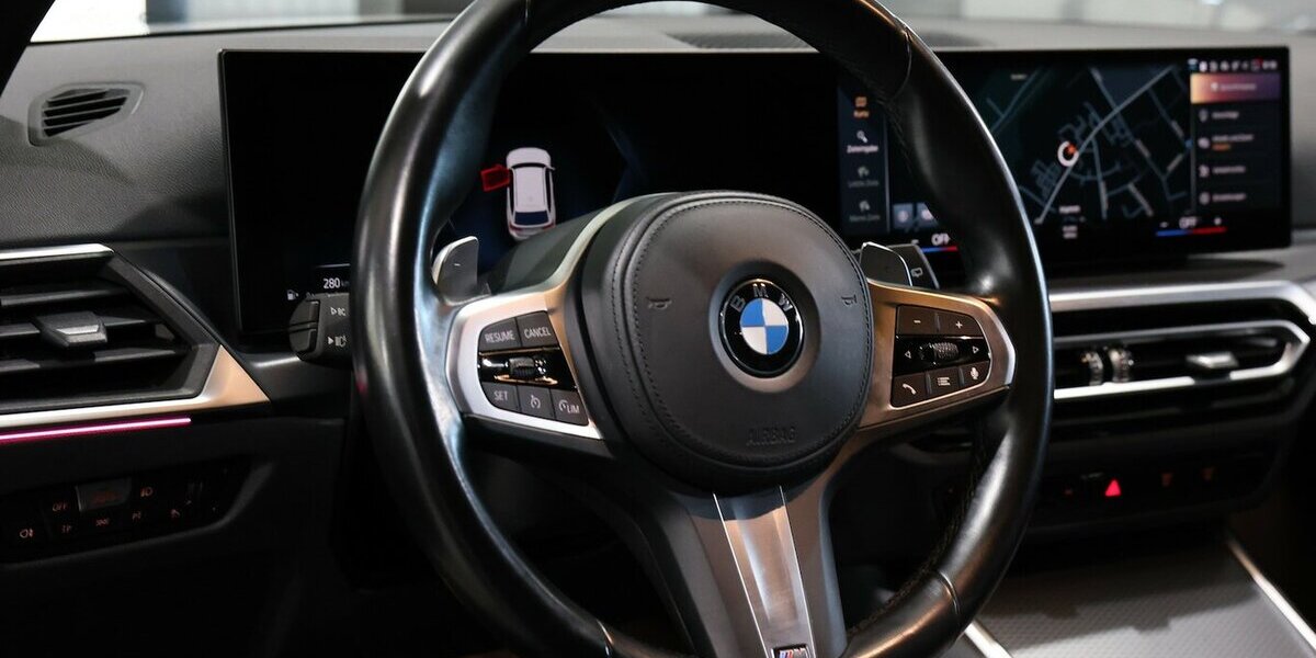 BMW 320d Touring M-SPORTPAKET SHADOW / CURVED 100.000 km 32.555 &euro; Hamm 59077