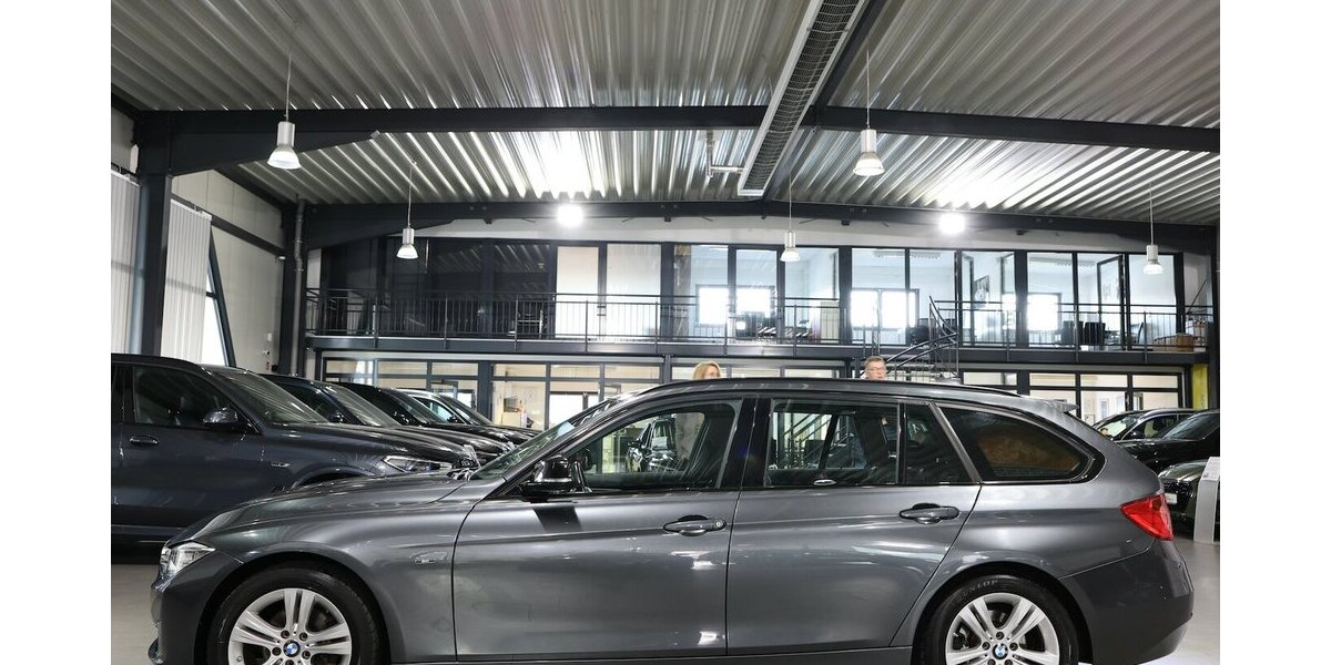 BMW 318d Touring blue PERFORMANCE SPORT / PANORAMA 80.000 km 15.555 &euro; Hamm 59077