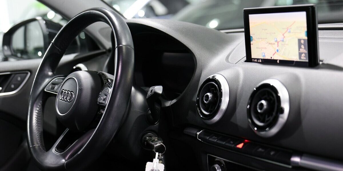 Audi A3 LIMOUSINE 1.4 TFSI BUSINESS / VIRTUAL-COCKPIT 119.000 km 16.555 &euro; Hamm 59077