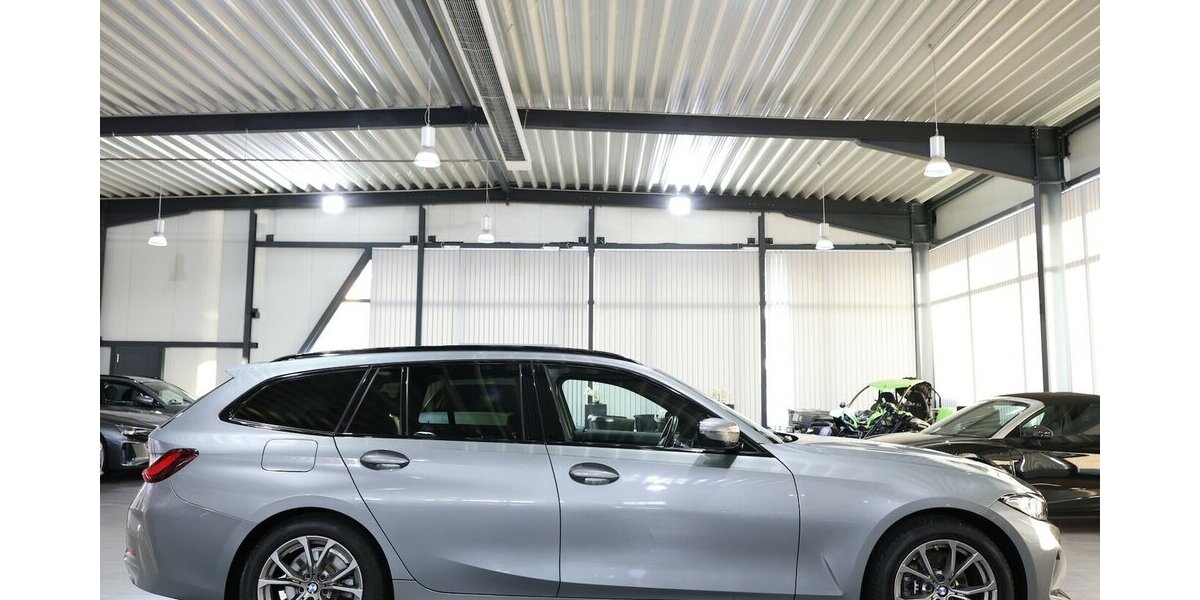 BMW 318d Touring ADVANTAGE CURVED+NAVI, LEDER, LED 67.000 km 27.777 &euro; Hamm 59077