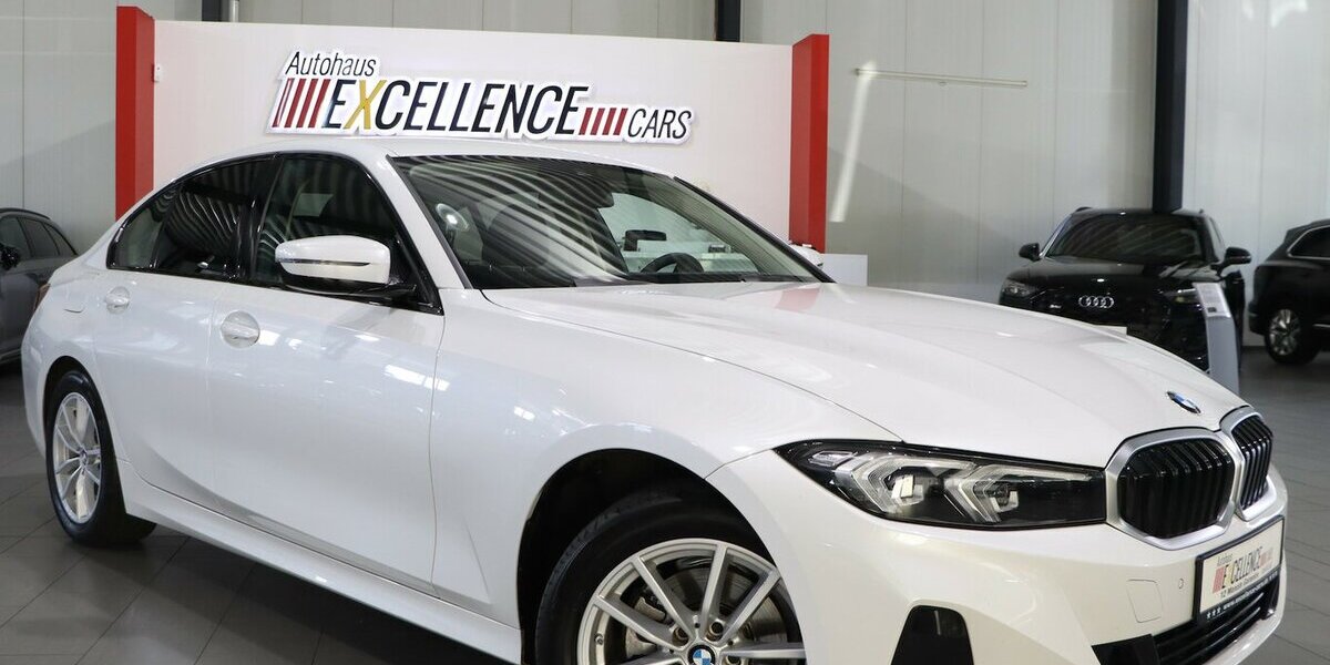 BMW 320d LIMOUSINE xDrive BUSINESS / CURVED / LED 68.000 km 29.777 &euro; Hamm 59077