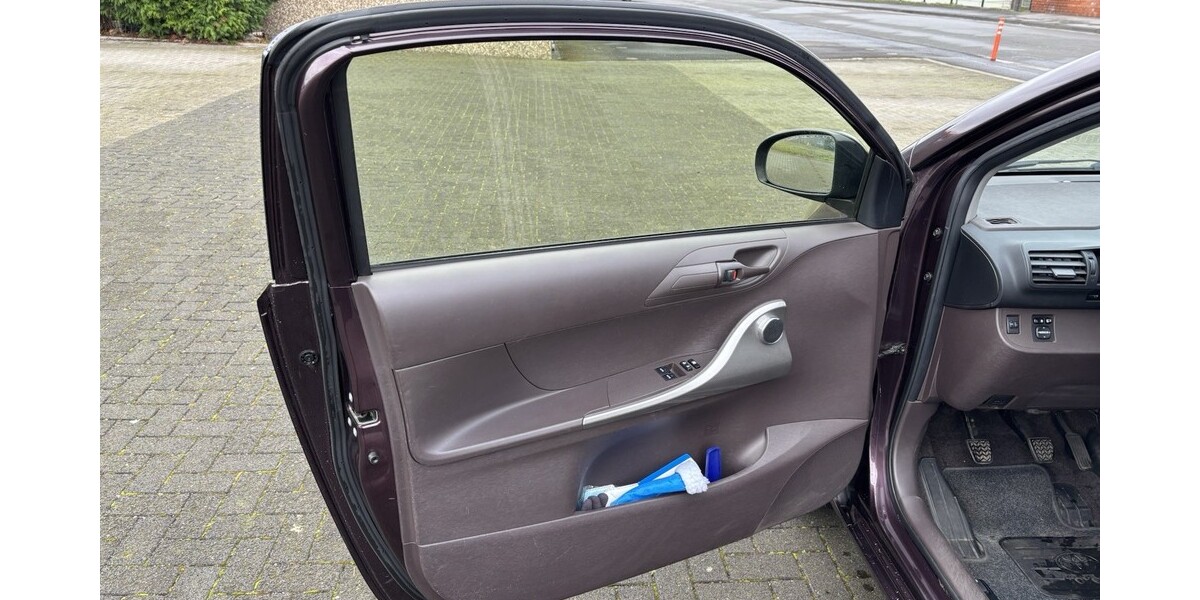 Toyota I Q 143.300 km 3.200 &euro; Holzwickede 59439