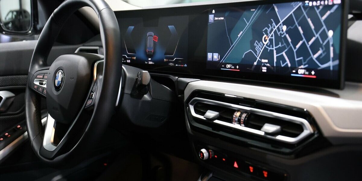 BMW 320d Touring xDrive SPORT / CURVED+NAVI+APPLE 32.000 km 30.991 &euro; Hamm 59077