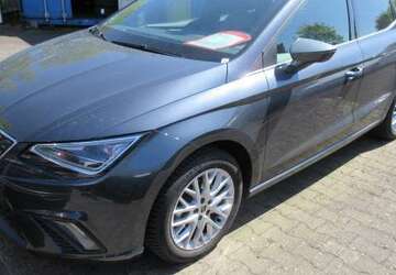 Seat Ibiza Xcellence 1.0 TSI leichter Seitenschaden NAV 897 km 16.988 &euro; Bergkamen 59192