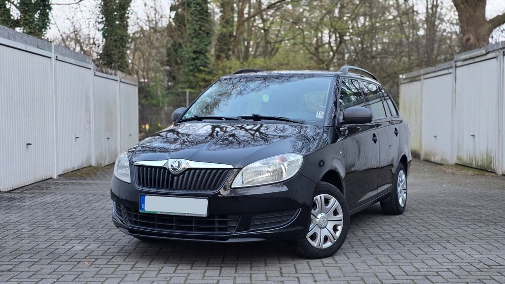 Skoda Fabia 94.300 km 4.950 &euro; Dortmund 44265