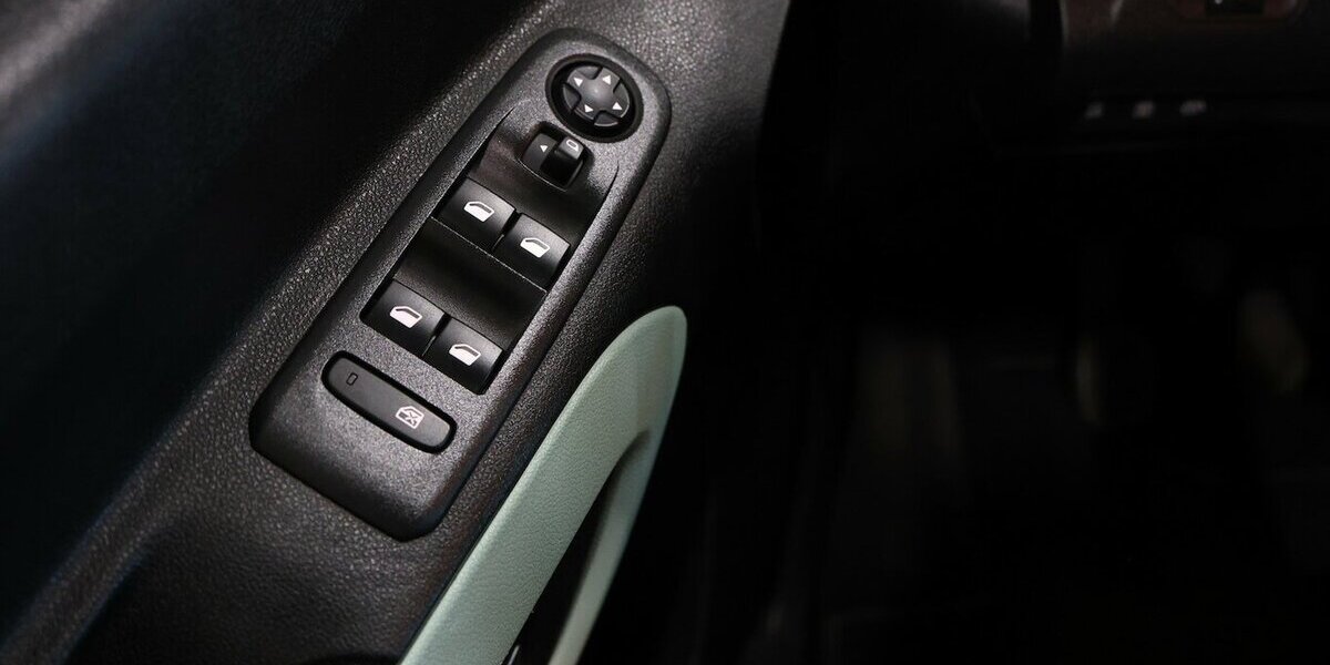 Citroen Berlingo 1.5 BLUE-HDI FEEL XL130 / 7-SITZER / 136.000 km 15.997 &euro; Hamm 59077