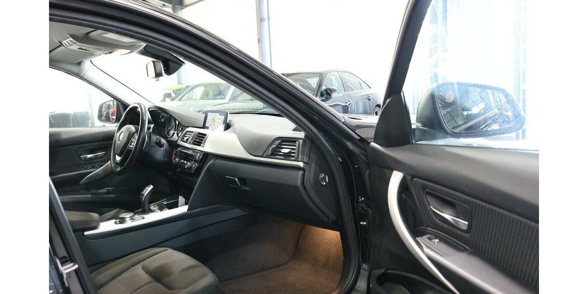 BMW 330d Touring xDrive Advantage / LED, HEAD-UP 227.000 km 11.902 &euro; Hamm 59077