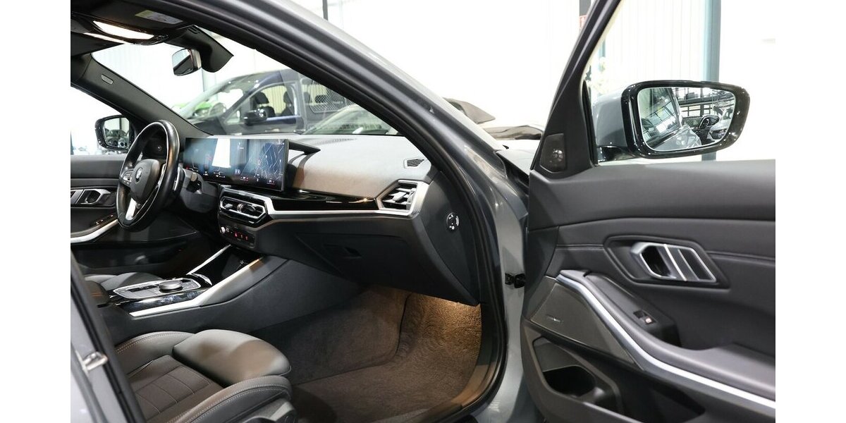 BMW 318d Touring SPORT / PANORAMA,LEDER,CURVED+HUD 53.000 km 28.993 &euro; Hamm 59077