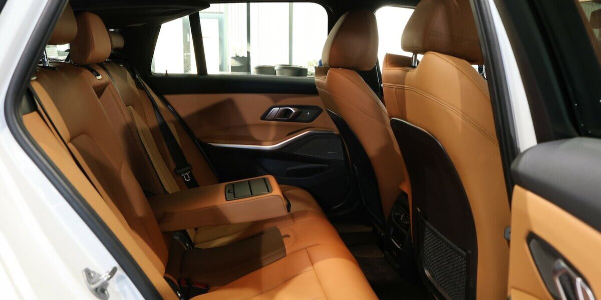 BMW 318d Touring SPORT WHITE & BROWN / CURVED+HUD 114.000 km 25.777 &euro; Hamm 59077