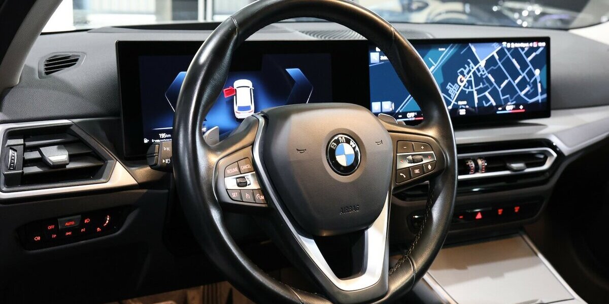 BMW 320d Touring SPORT / CURVED+HEAD-UP / PANORAMA 100.000 km 26.993 &euro; Hamm 59077