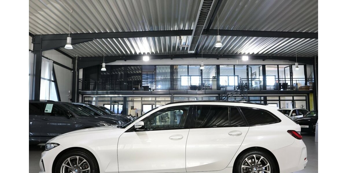 BMW 318d Touring SPORT WHITE & BROWN / CURVED+HUD 114.000 km 25.777 &euro; Hamm 59077