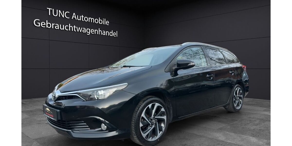 Toyota Auris 184.582 km 8.490 &euro; Ahlen 59227
