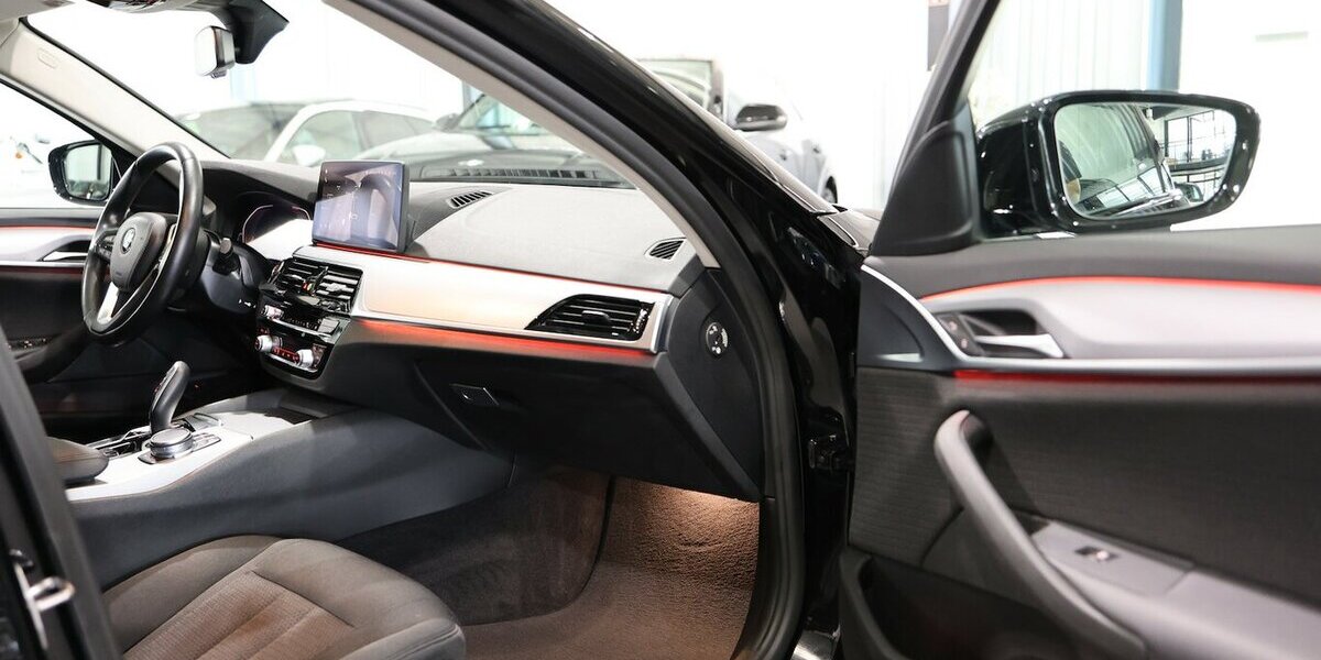 BMW 520i Touring BUSINESS / LIVE-COCKPIT-PRO+ / LED 140.000 km 24.777 &euro; Hamm 59077