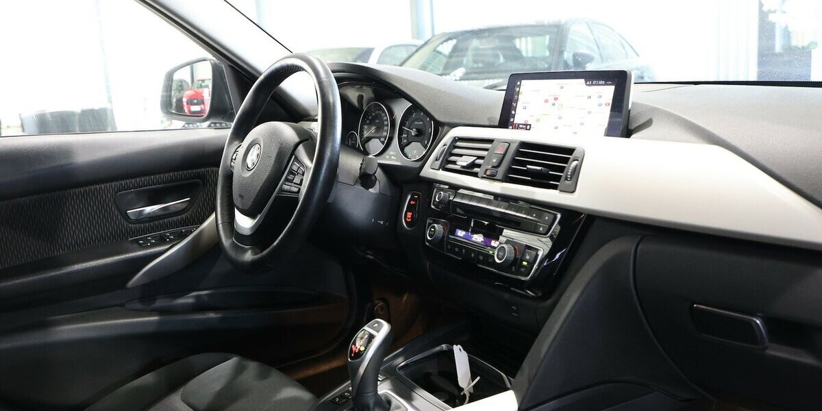 BMW 330d Touring xDrive Advantage / LED, HEAD-UP 227.000 km 11.902 &euro; Hamm 59077
