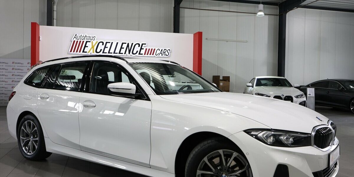 BMW 320d Touring SPORT / CURVED+HEAD-UP / PANORAMA 100.000 km 26.993 &euro; Hamm 59077