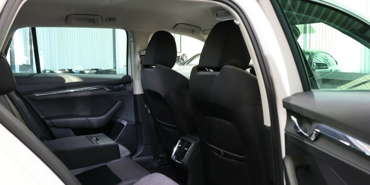 Skoda Octavia Combi 2.0 TDI FIRST-EDITION WHITE / LED 152.000 km 15.991 &euro; Hamm 59077