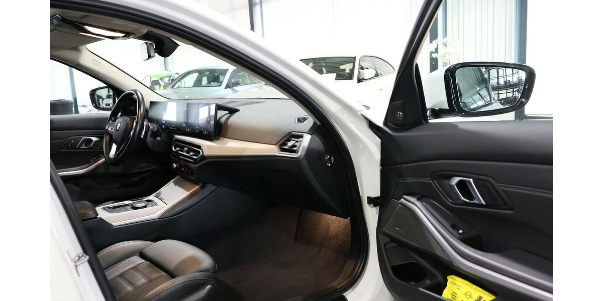 BMW 320d Touring SPORT / CURVED+HEAD-UP / PANORAMA 100.000 km 26.993 &euro; Hamm 59077